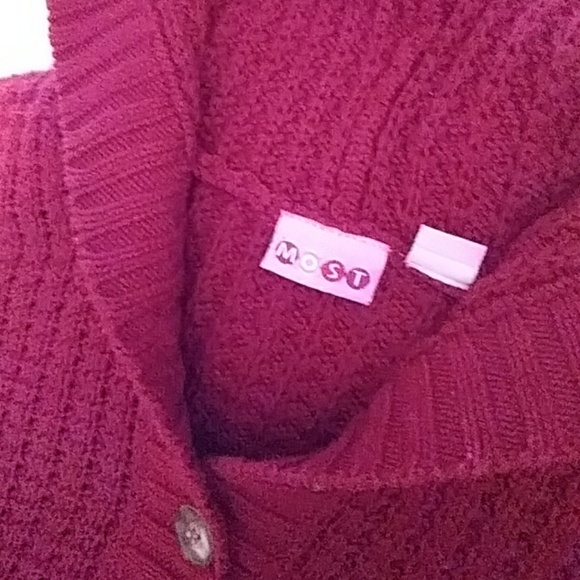 Red hoodie sweater sz medium - Picture 3 of 4